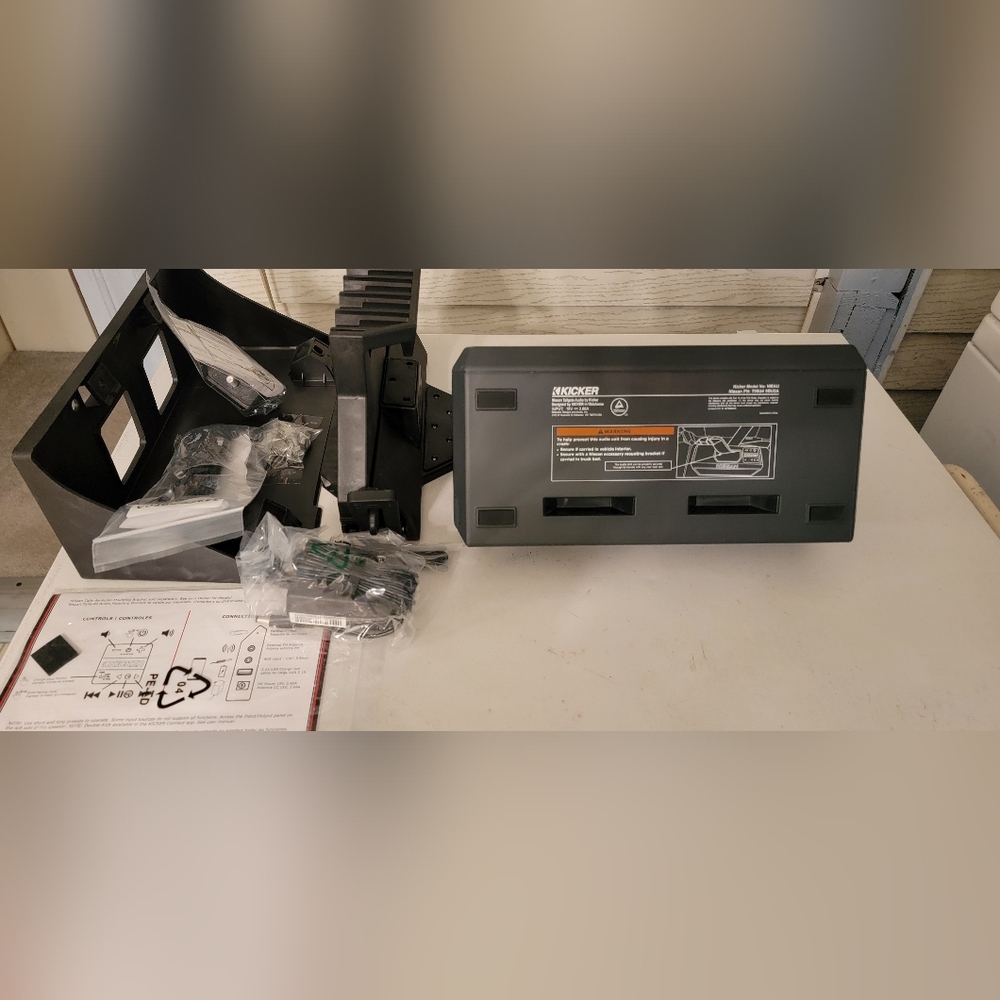 Brand NEW Nissan AUDIO KICKER IN BOX
